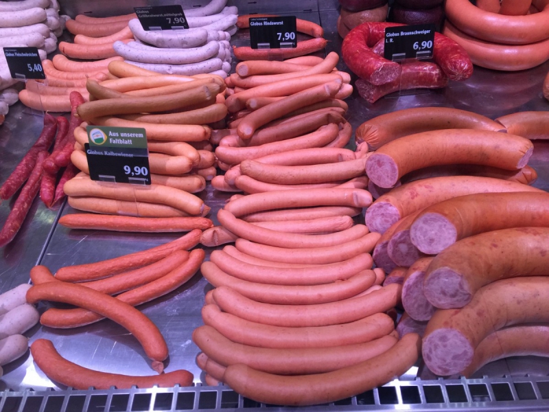 charcuterie-ST MARTIN VESUBIE-min_sausages_meat_butchery-1069321